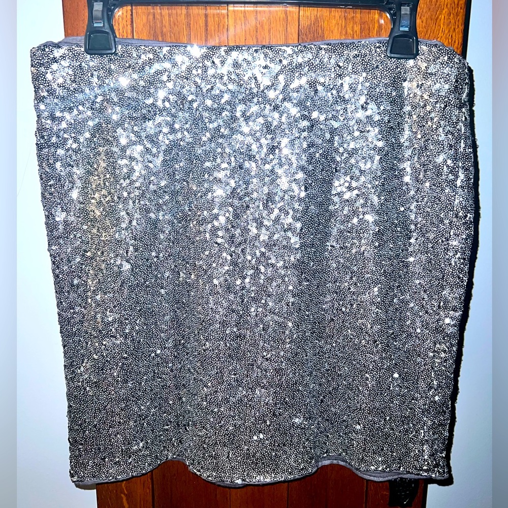 Rosette silver sequined mini skirt